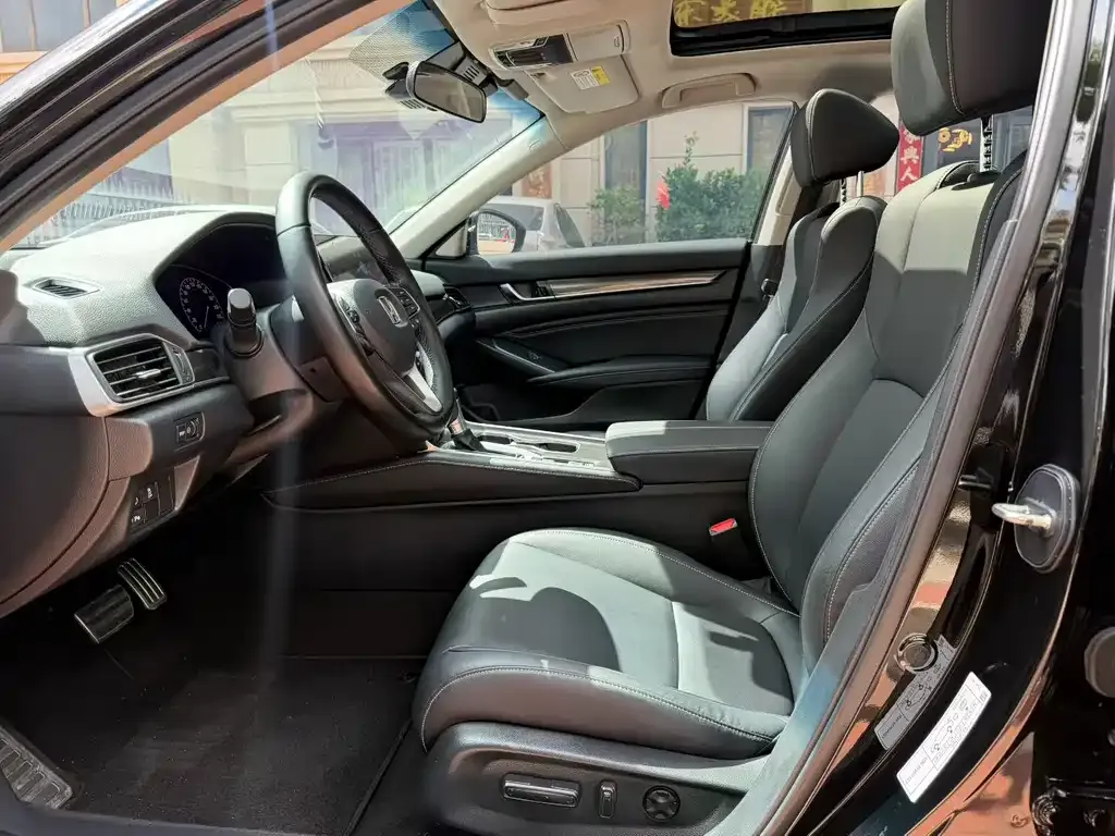 Honda Accord — фото 4