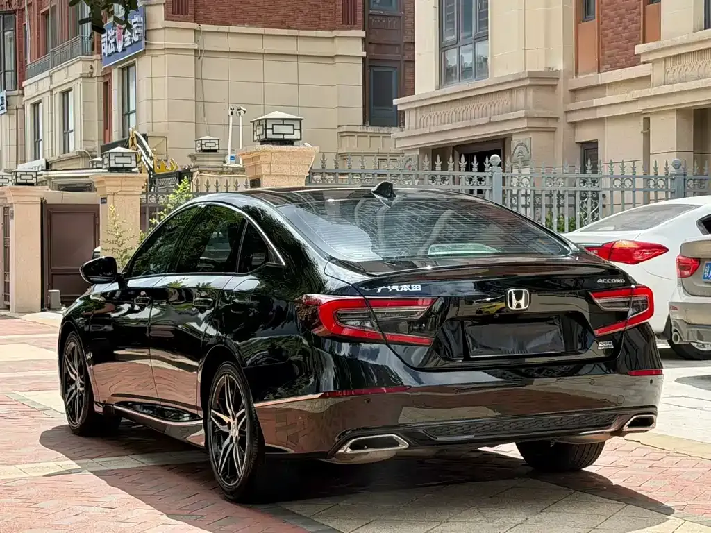 Honda Accord — фото 6