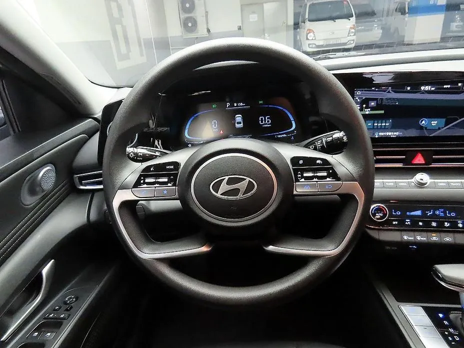 Hyundai AVANTE — фото 3
