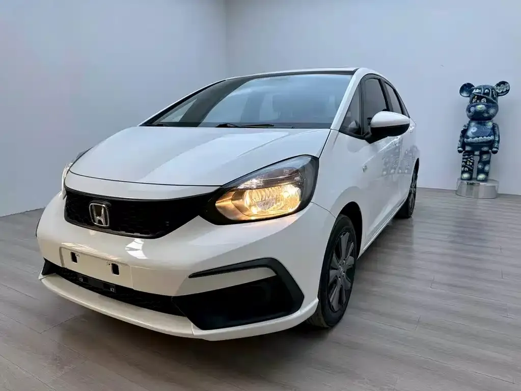 Honda Fit — фото 1
