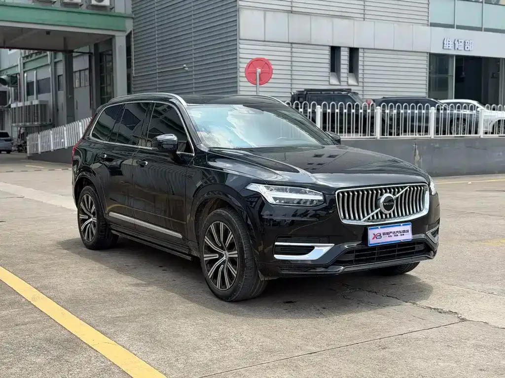 Volvo XC90 — фото 8
