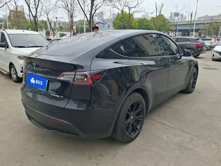 Tesla Model Y — фото 9