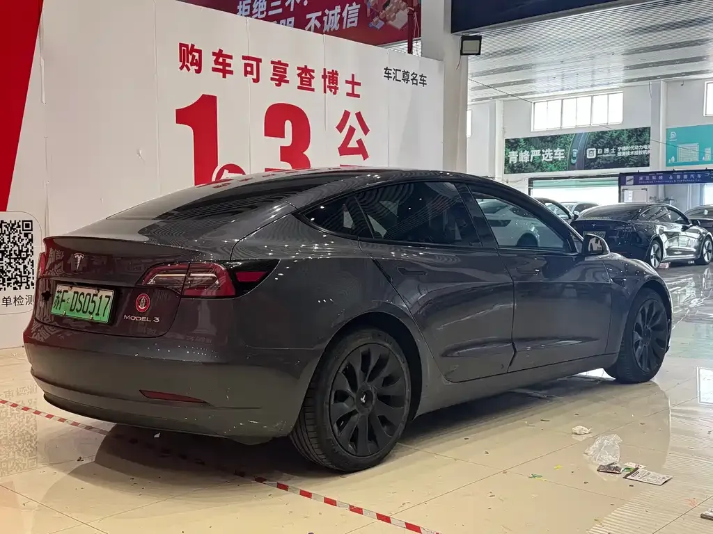 Tesla Model 3 — фото 4