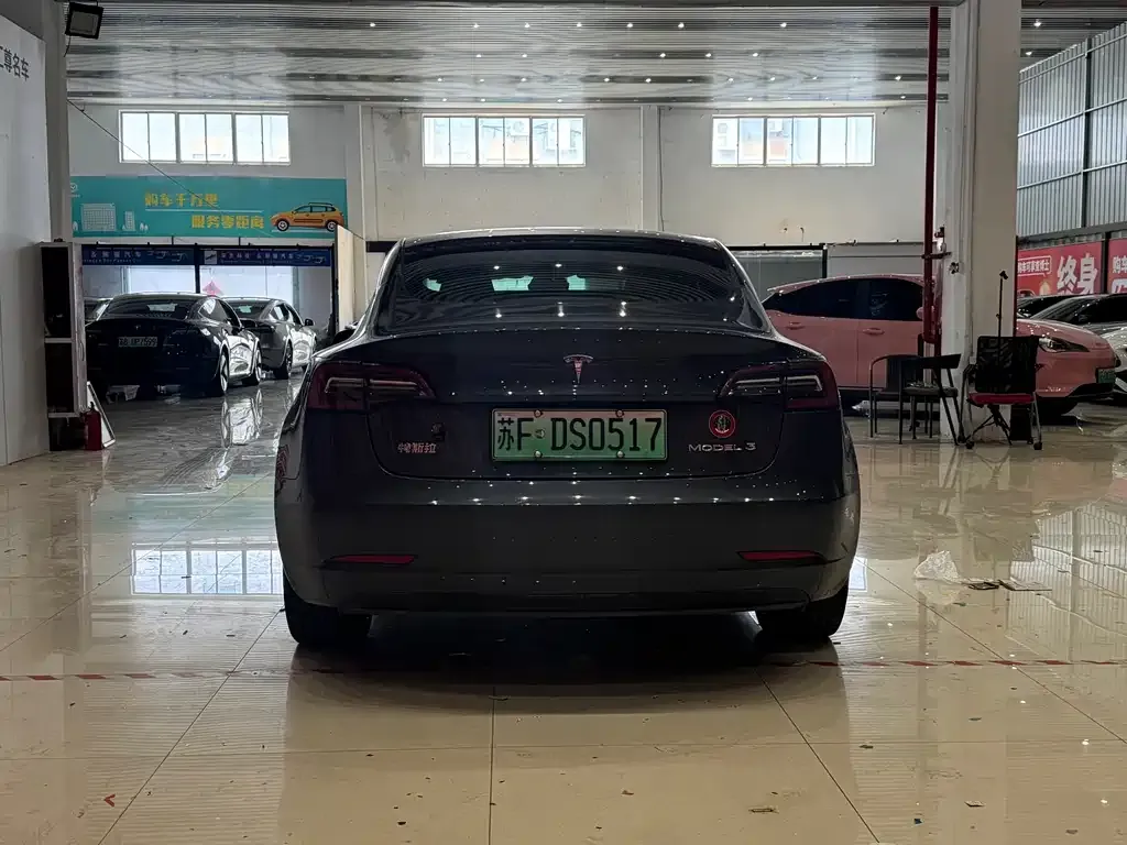 Tesla Model 3 — фото 8