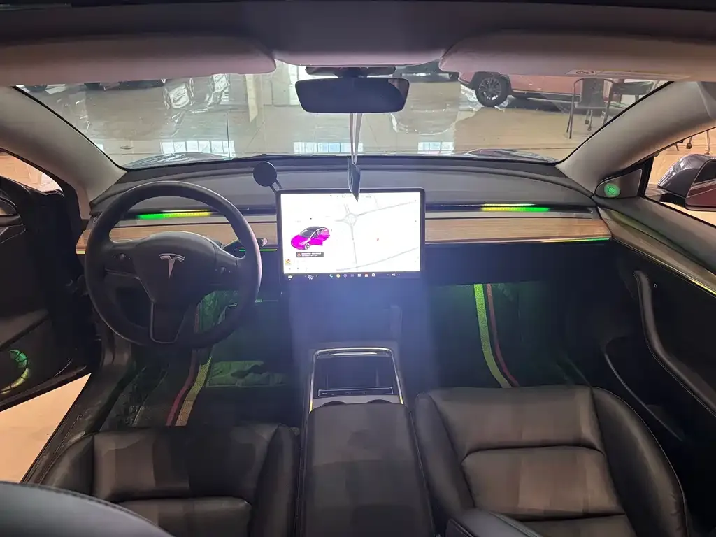 Tesla Model 3 — фото 6