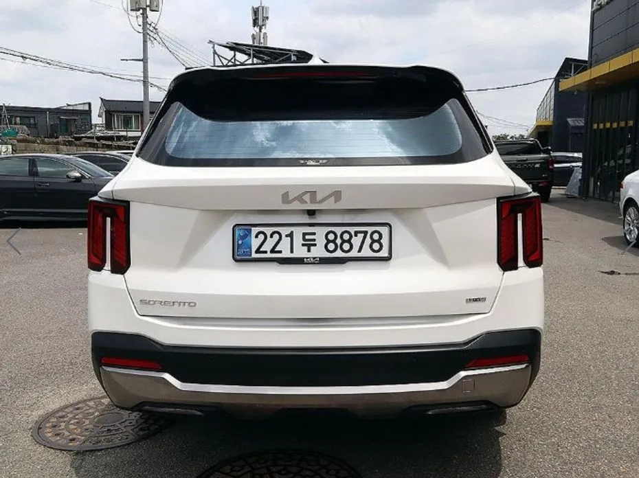 Kia Sorento — фото 7