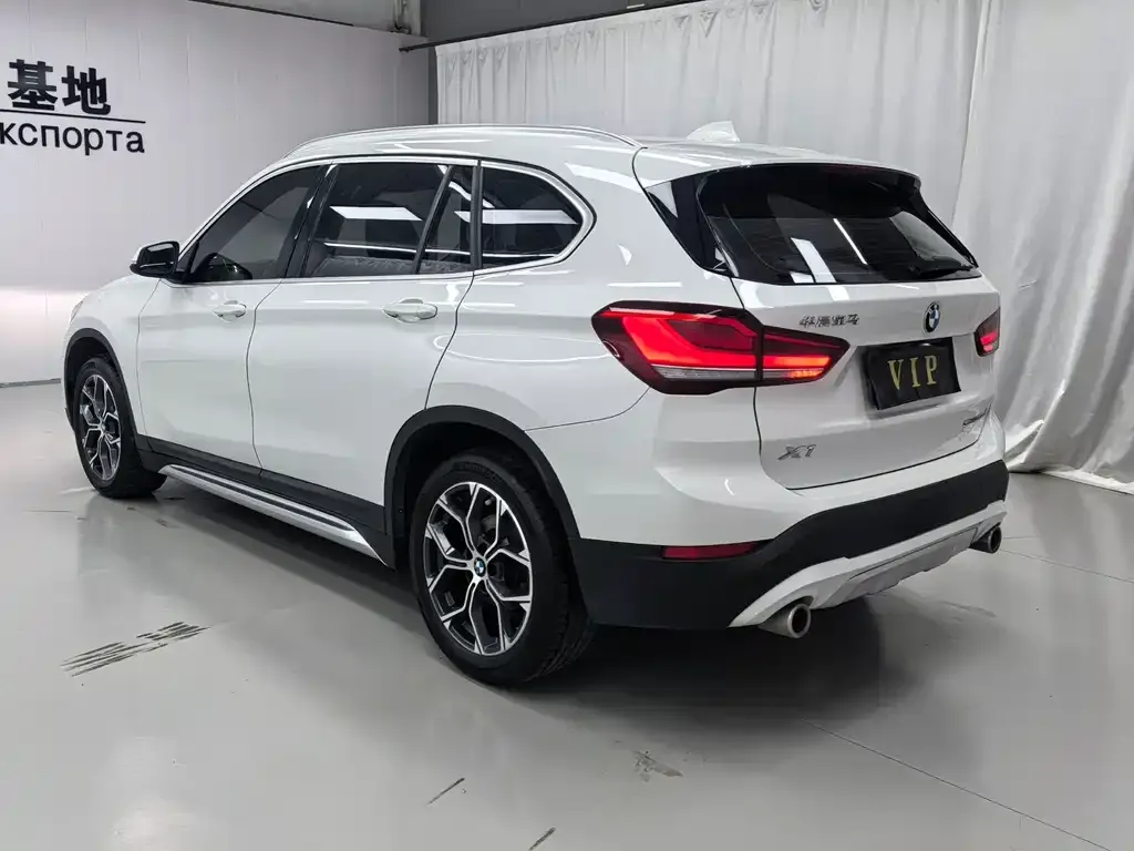 BMW X1 — фото 8
