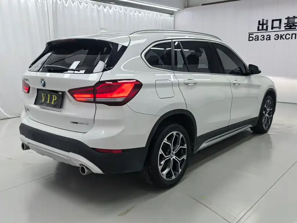 BMW X1 — фото 7