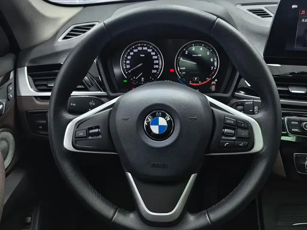 BMW X1 — фото 10