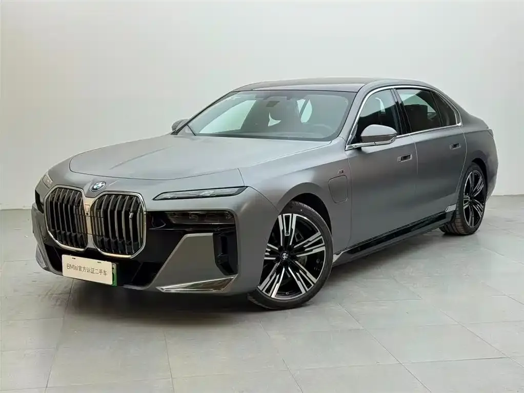 BMW i7 — фото 1
