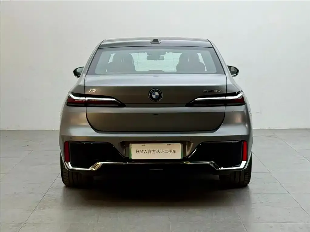 BMW i7 — фото 9
