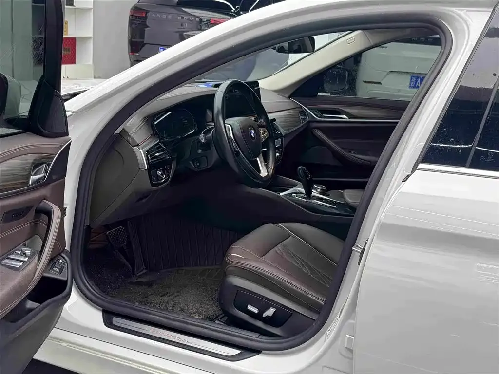 BMW 5 Series New Energy — фото 9