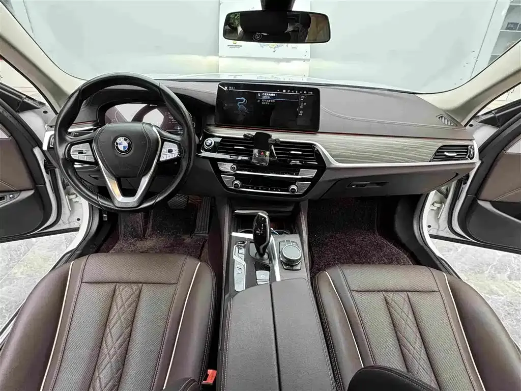 BMW 5 Series New Energy — фото 5