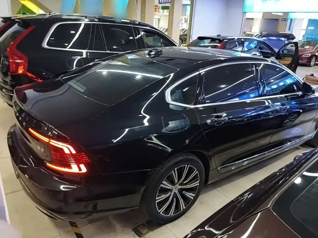 Volvo S90 — фото 10
