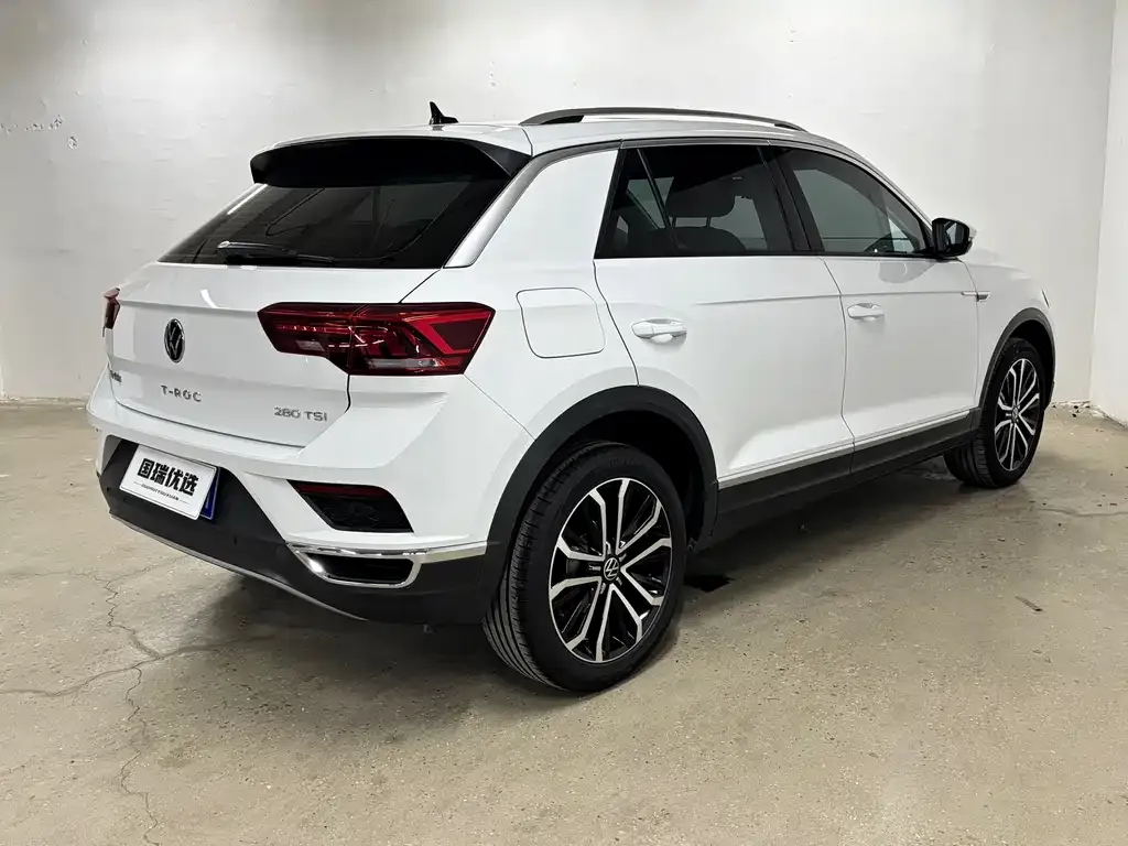 Volkswagen T-Roc — фото 9