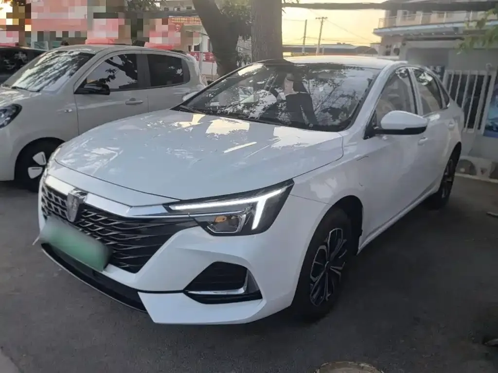 Roewe i6 MAX New Energy — фото 1