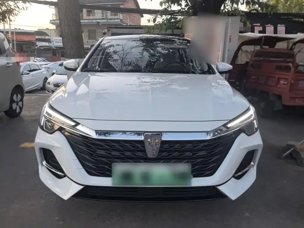 Roewe i6 MAX New Energy — фото 10