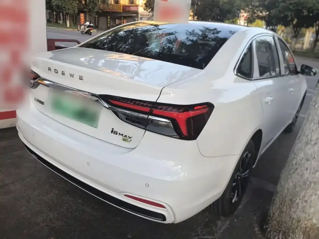 Roewe i6 MAX New Energy — фото 3