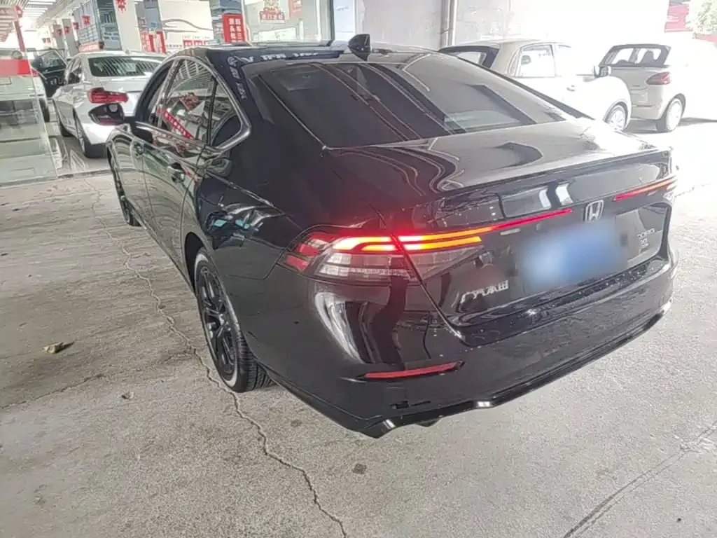 Honda Accord — фото 10