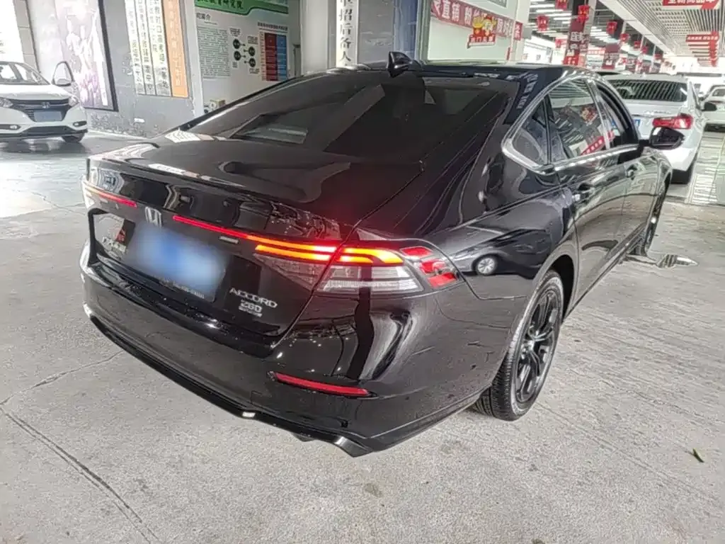 Honda Accord — фото 9