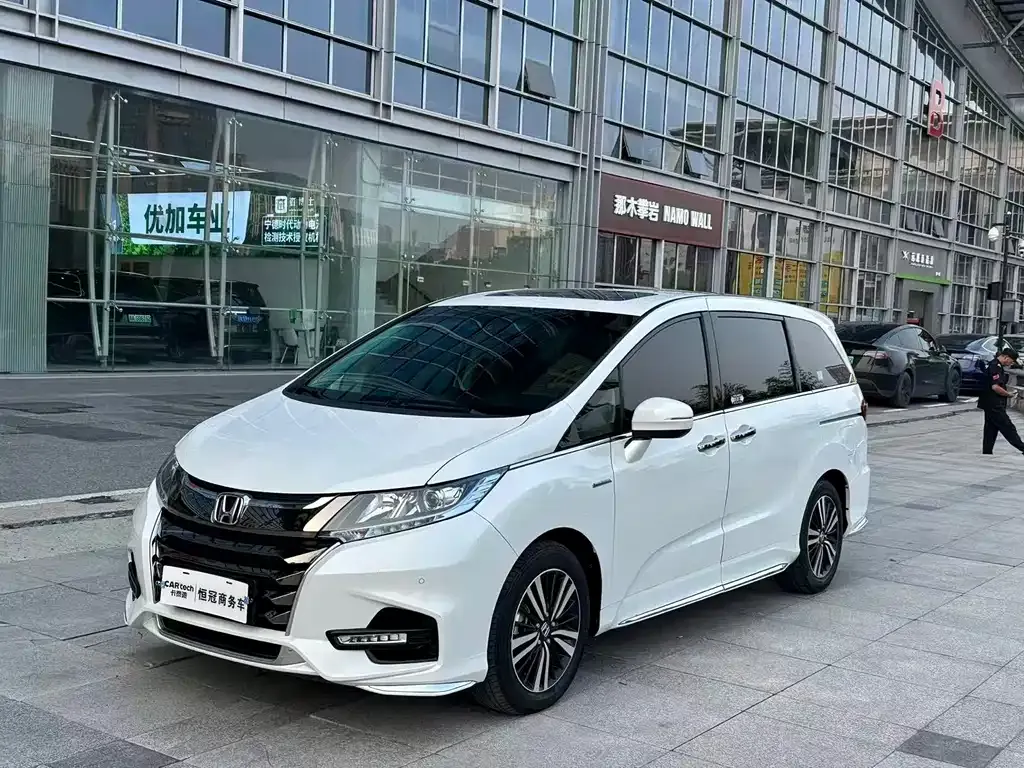Honda Odyssey — фото 1