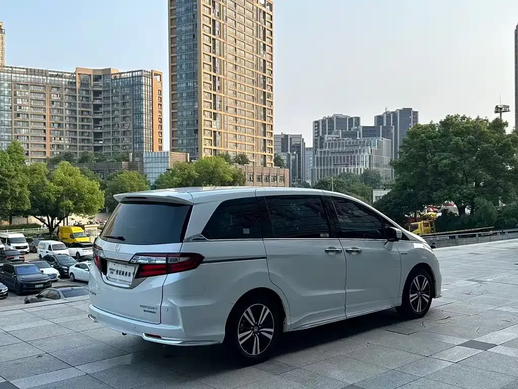 Honda Odyssey — фото 10