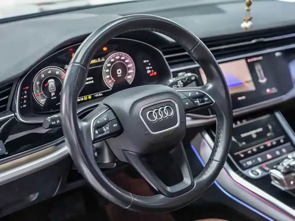 Audi Q8 — фото 9