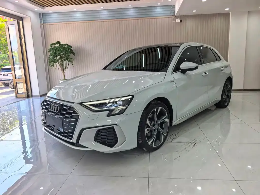 Audi A3 — фото 1