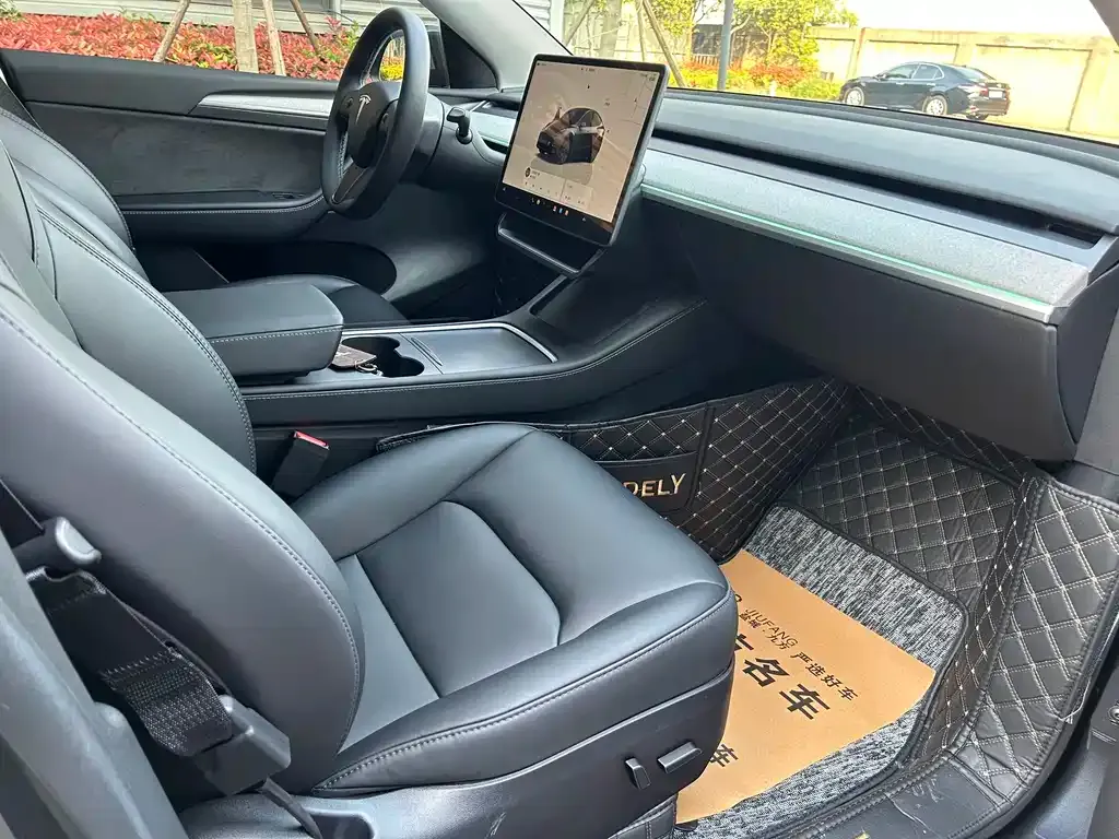 Tesla Model Y — фото 7