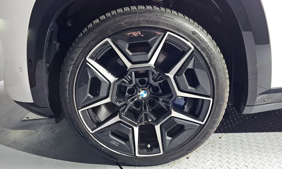 BMW XM — фото 8
