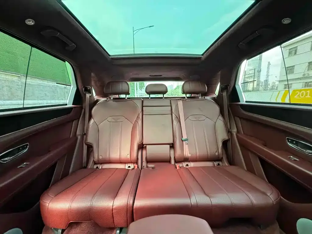 Bentley Bentayga 2021 из CN, фото 6