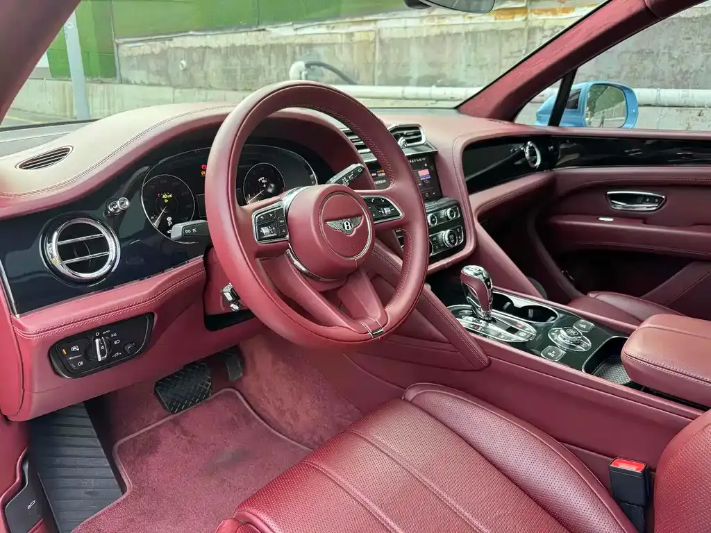 Bentley Bentayga 2021 из CN, фото 2
