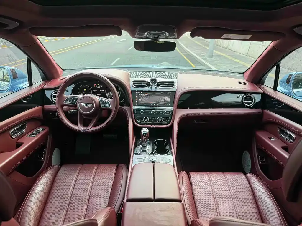 Bentley Bentayga 2021 из CN, фото 4