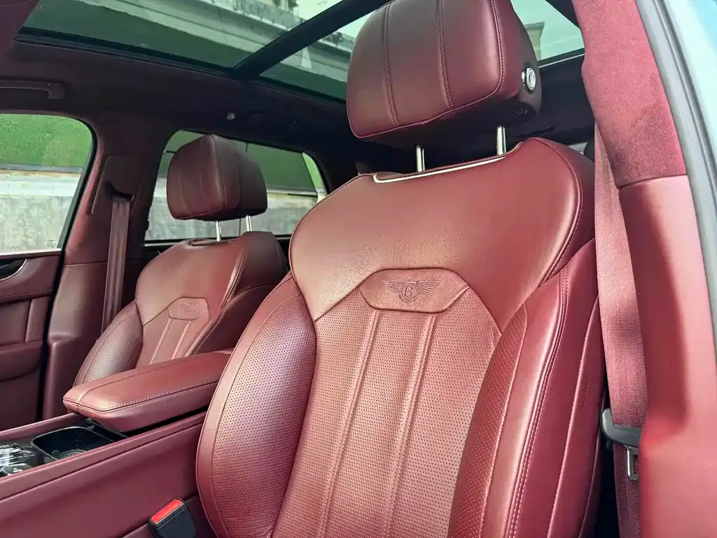 Bentley Bentayga 2021 из CN, фото 8