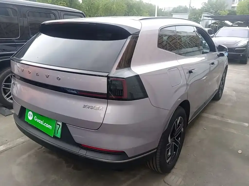 Volvo XC70 Plug-in Hybrid — фото 5
