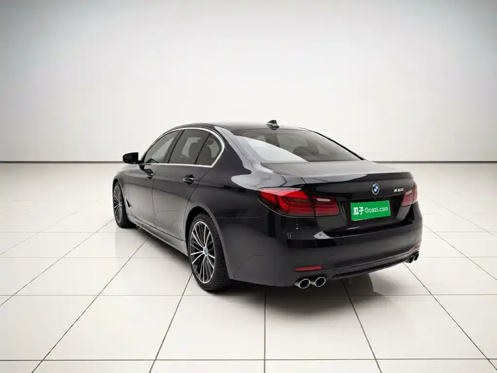 BMW 5 Series — фото 4