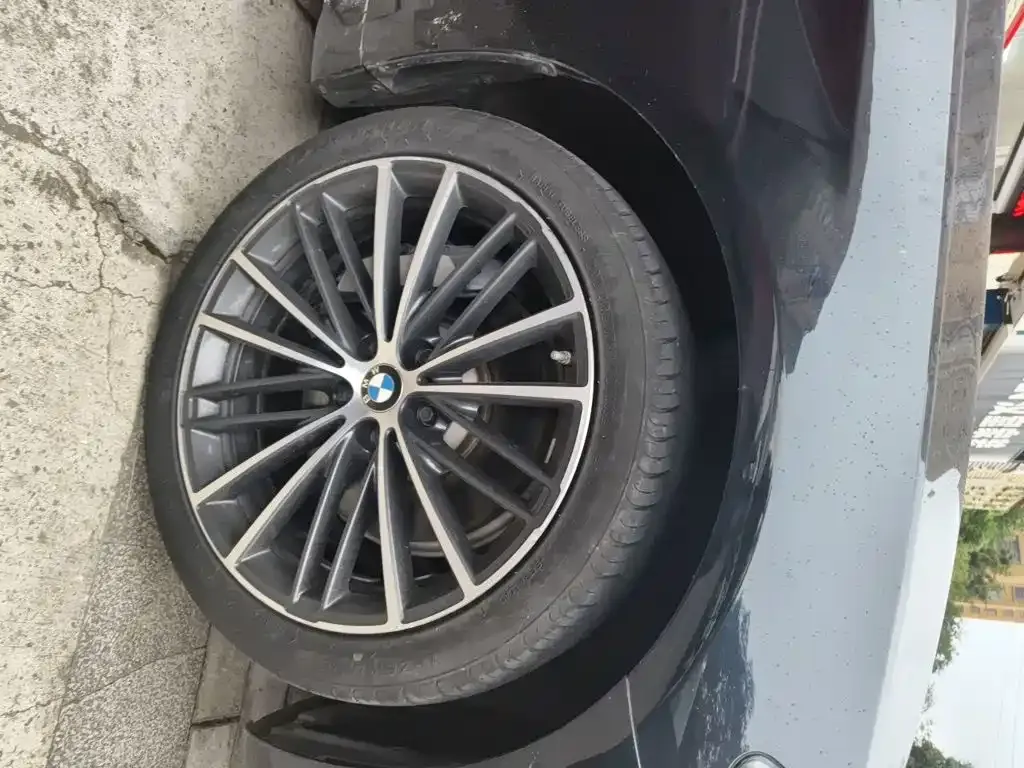 BMW 5 Series — фото 10