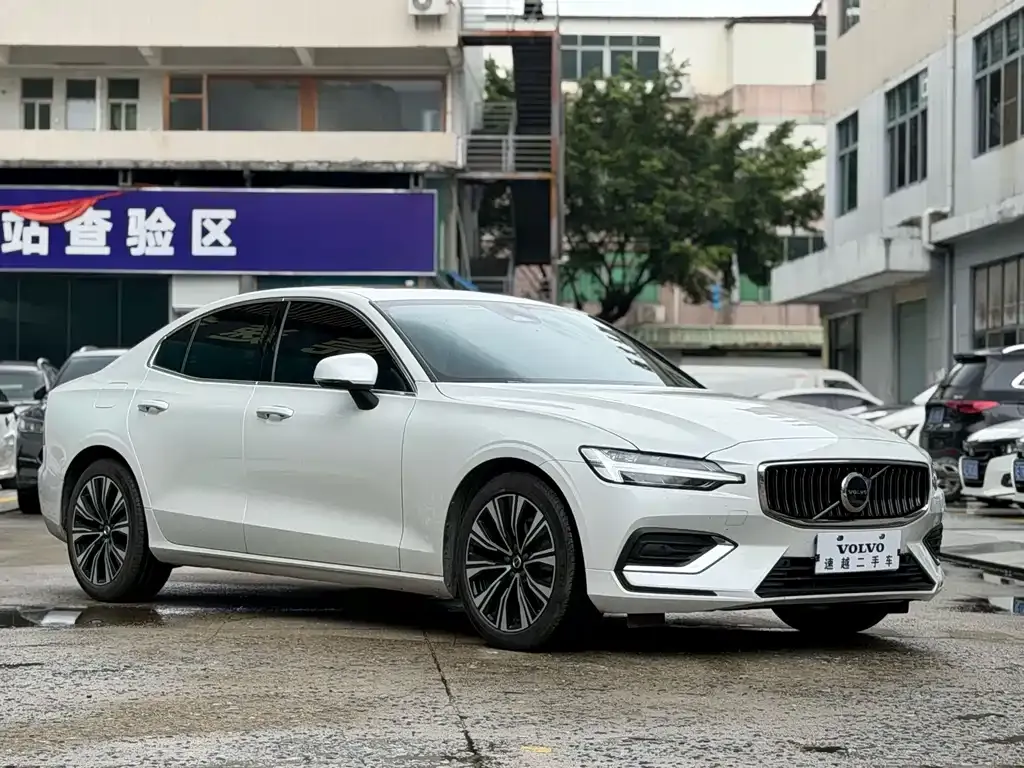 Volvo S60 — фото 4