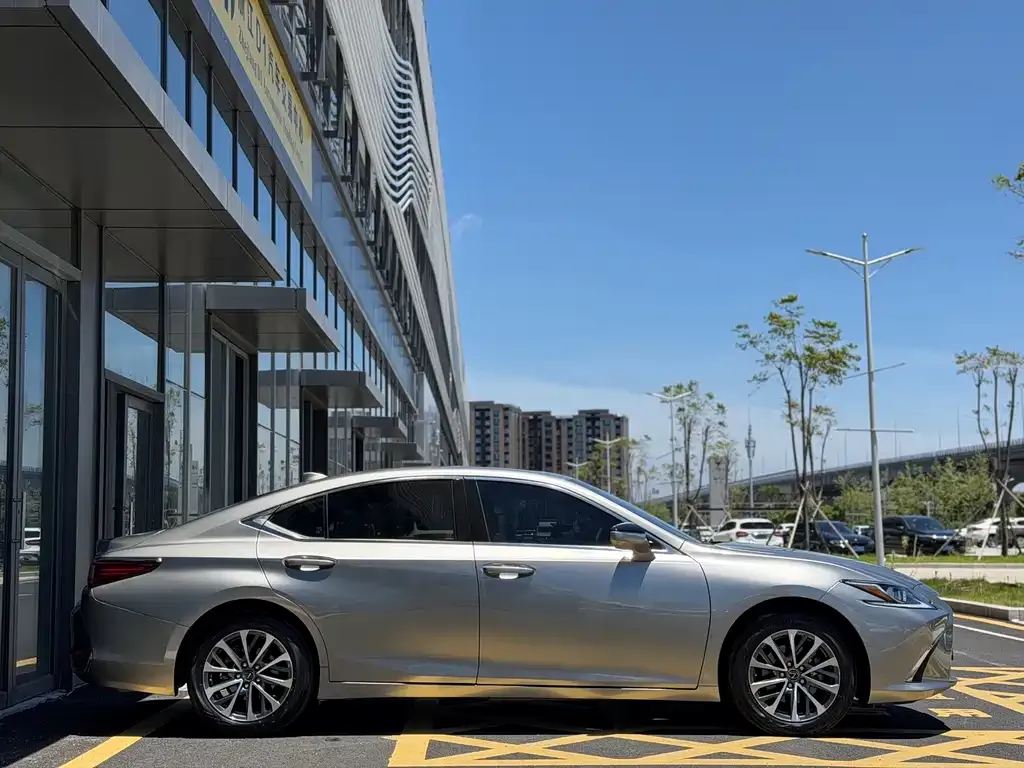 Lexus ES 2024 из CN, фото 8