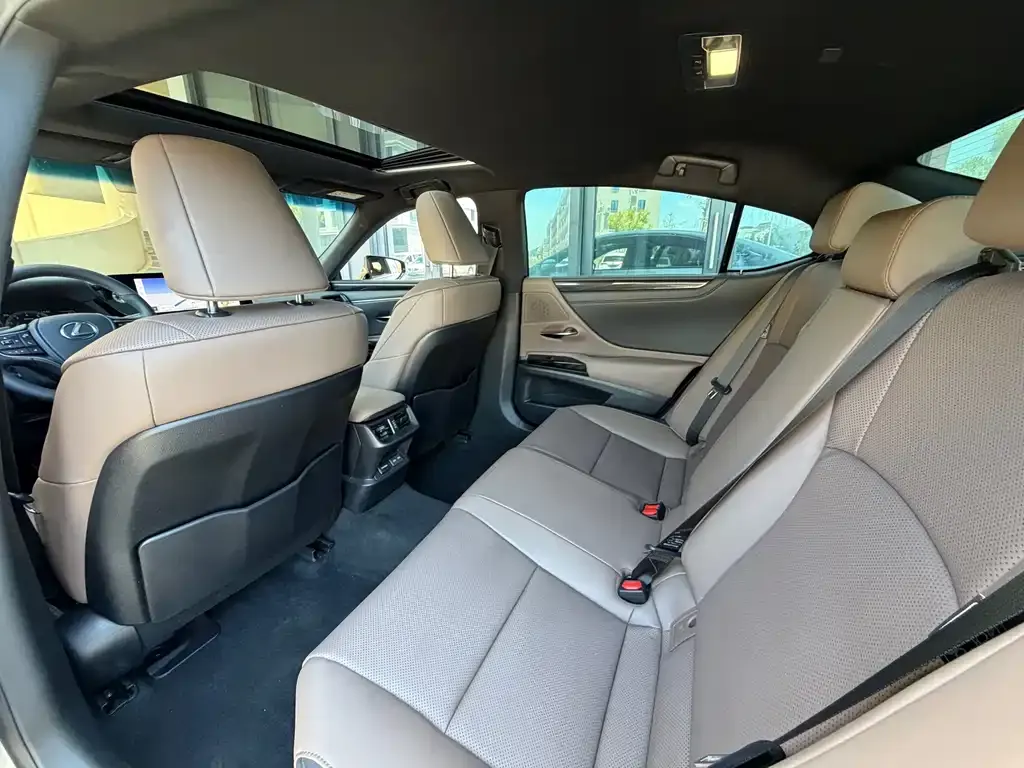 Lexus ES 2024 из CN, фото 5