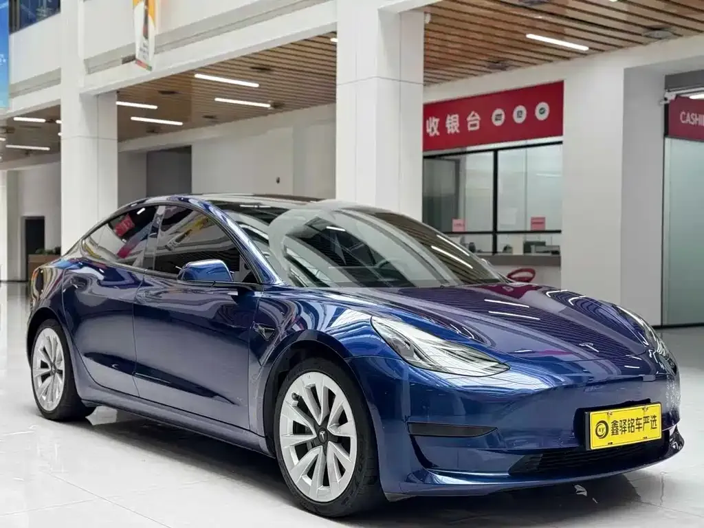 Tesla Model 3 — фото 2