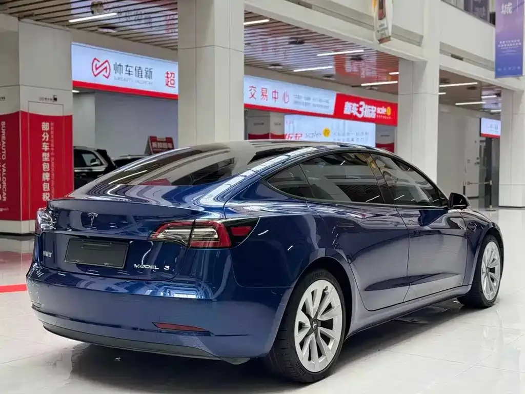 Tesla Model 3 — фото 8