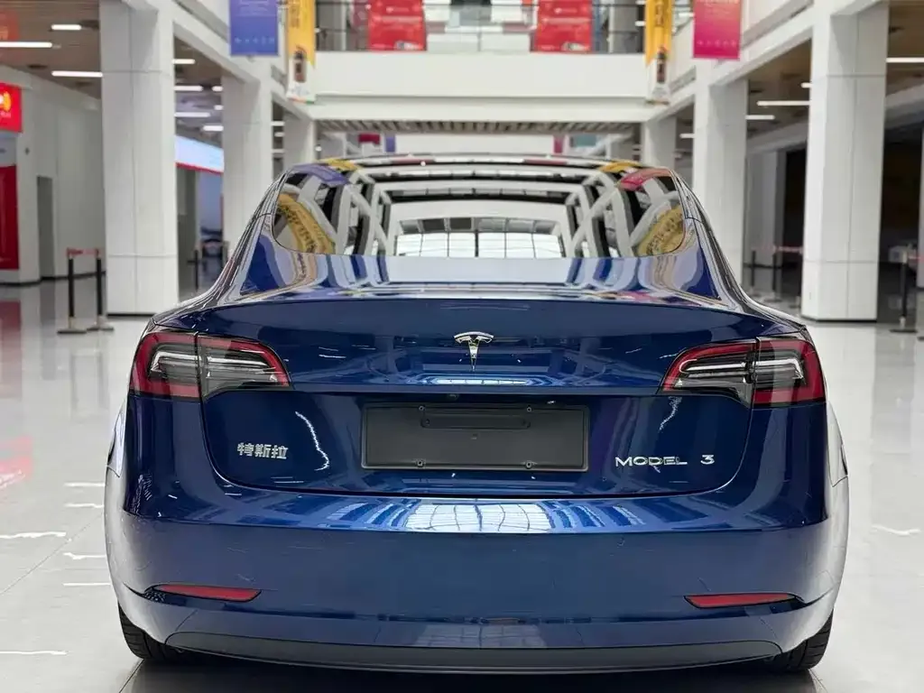 Tesla Model 3 — фото 7