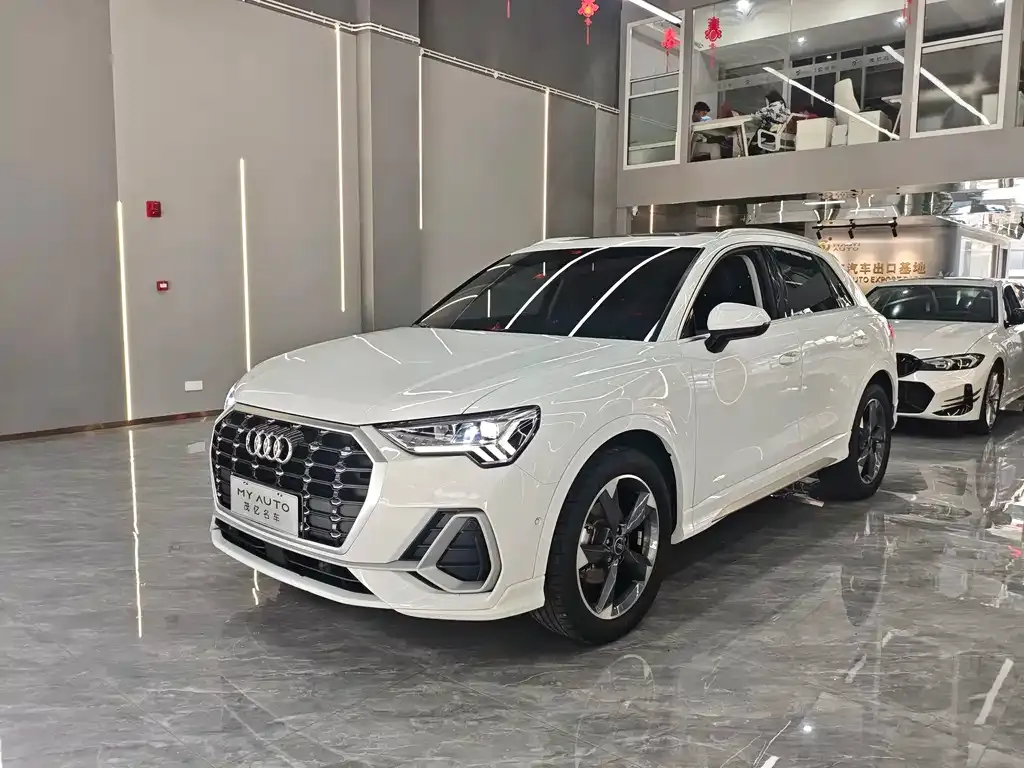 Audi Q3 — фото 1