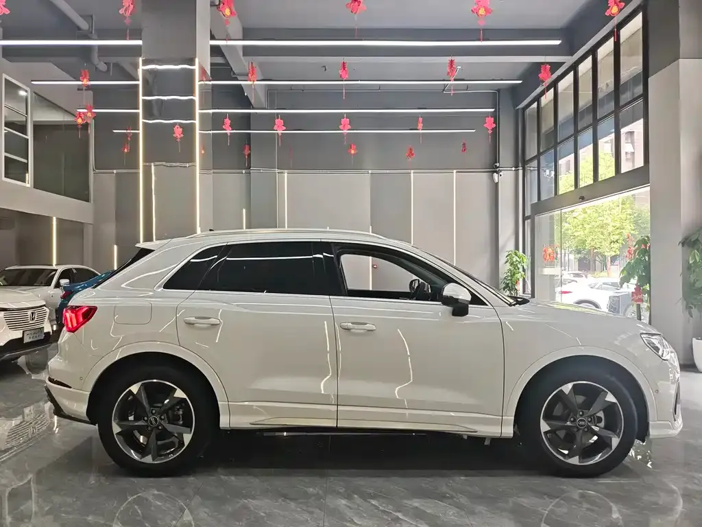 Audi Q3 — фото 8