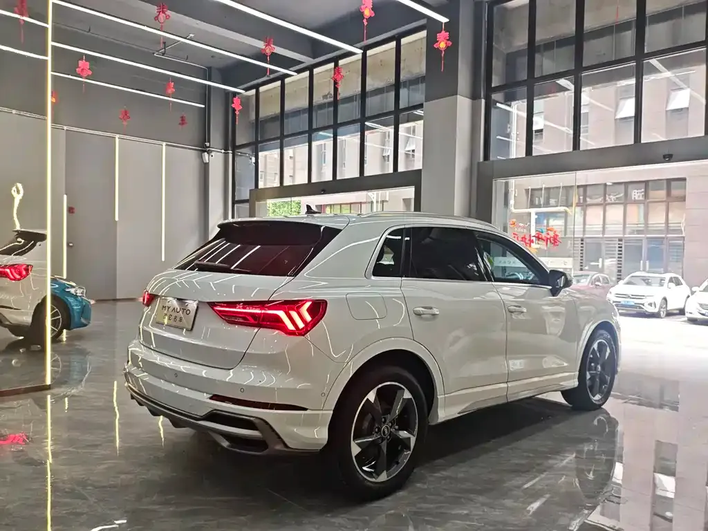 Audi Q3 — фото 10