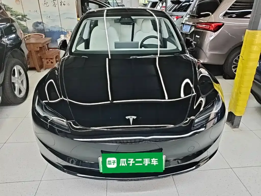 Tesla Model 3 — фото 9
