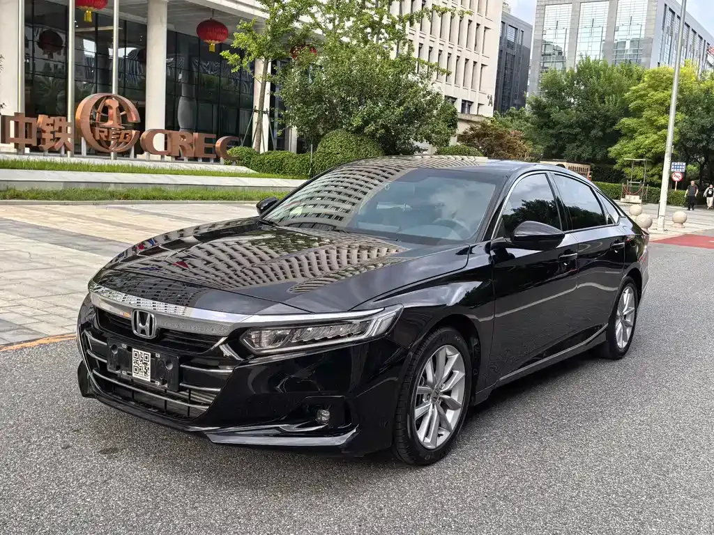 Honda Accord — фото 1