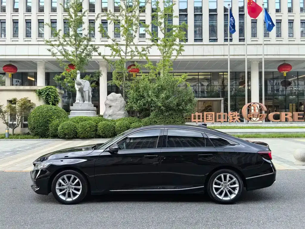 Honda Accord — фото 7