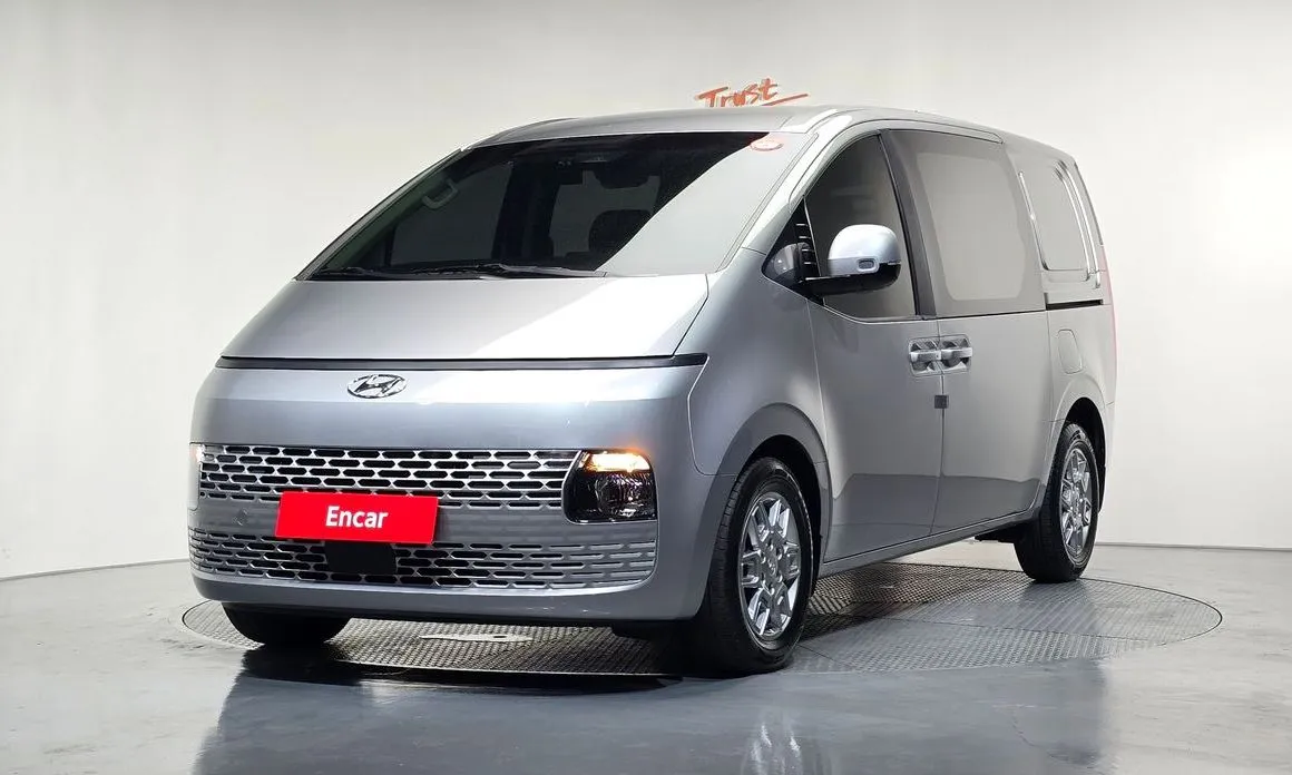 Hyundai Staria — фото 1
